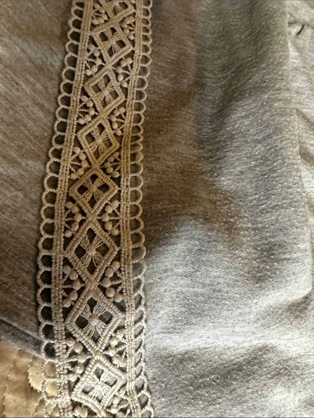 Women’s Gray Lace-Trim Hoodie & Shorts Sleep Set - Picture 3 of 4